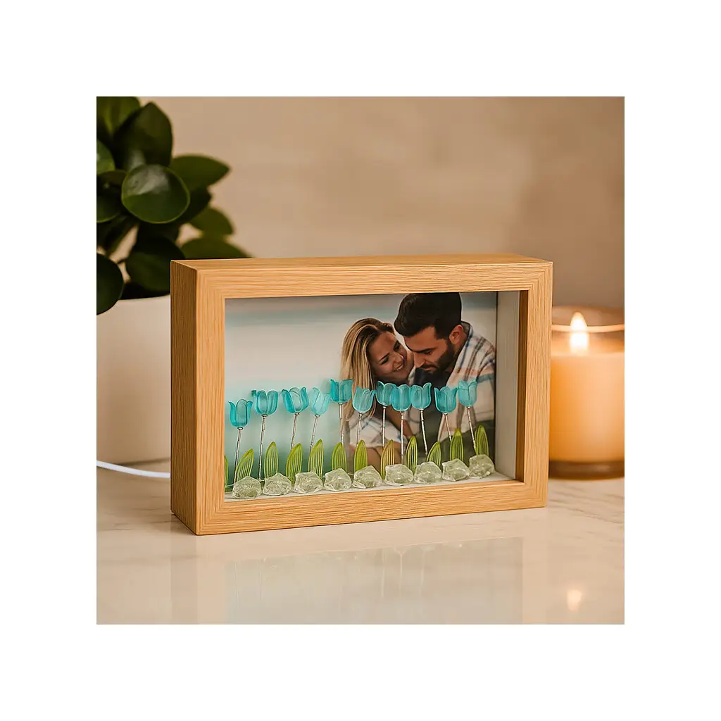 Ahşap Led Işıklı Laleli Fotoğraf Çerçevesi