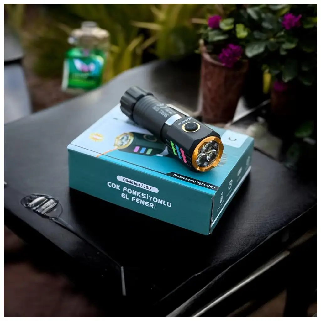 Small Sun SM-301 Mıknatıslı Fener 30w 3Led Şarjlı 3.7 18650 Li-on Pil
